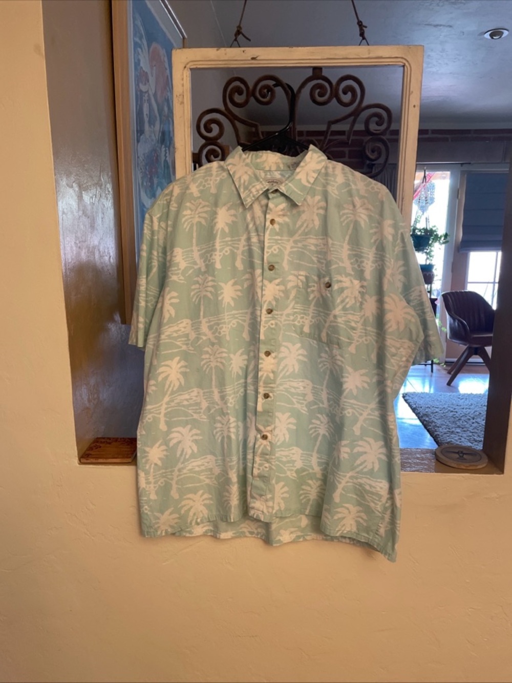 Casual Men's Short-Sleeve Button-Down Shirt - Mint Palm Print